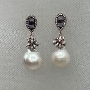 Pendientes de plata chapada en oro rosa con boton de amatista y perla natural