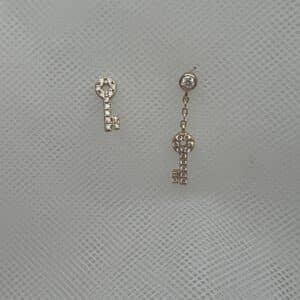 Pendientes de plata chapada en oro amarillo con circonitas