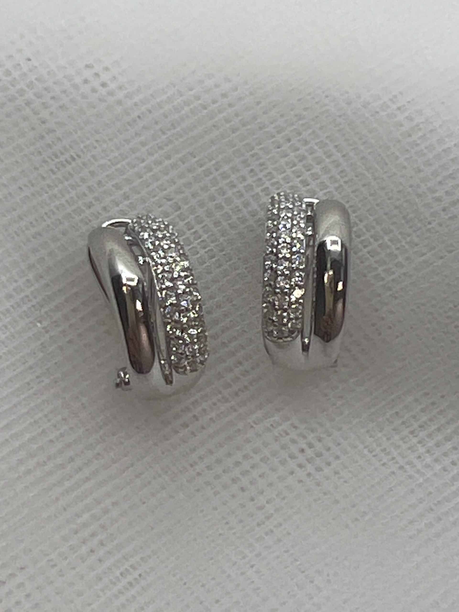 Pendientes de plata rodiados en oro blanco boton con circonitas