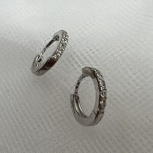 Pendientes aros de plata rodiada en oro blanco con circonitas