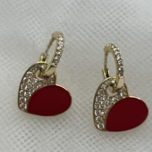Pendientes aros de plata chapados en oro amarillo de circonitas con colgantes de corazones de esmalte rojo