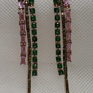 Pendientes de plata chapados en oro rosa con cadenas de circonitas de colores