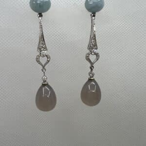 Pendientes largos de pierdas naturales de plata rodiada en oro blanco