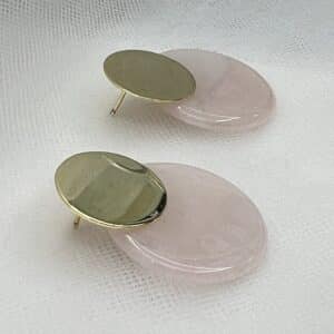 Pendientes de plata chapados en oro amarillo con piedra de cuarzo rosa