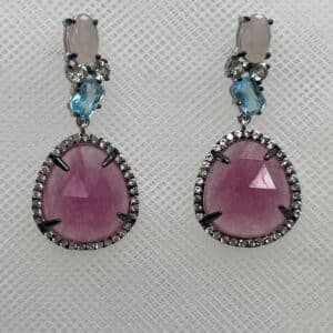 Pendientes de plata rodiados en oro blanco de circonitas y gota de color rosa