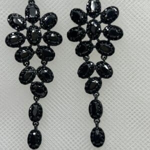Pendientes lardos de cascada de circonitas negras chapados
