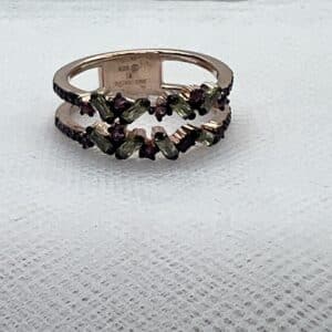 Anillo de plata chapado en oro rosa con circonitas