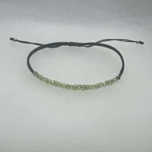 Pulsera de macramé verde con piedras naturales