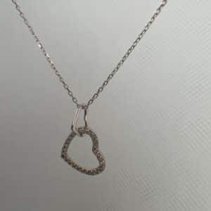 Collar de plata chapada en oro rosa con corazones y circonitas