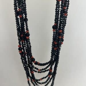 Collar de onix con coral natural.