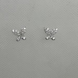 Pendientes de mariposas de oro blanco y brillantes.