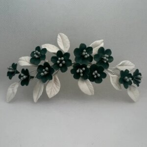 Tocado de flores de porcelana verde y blanco