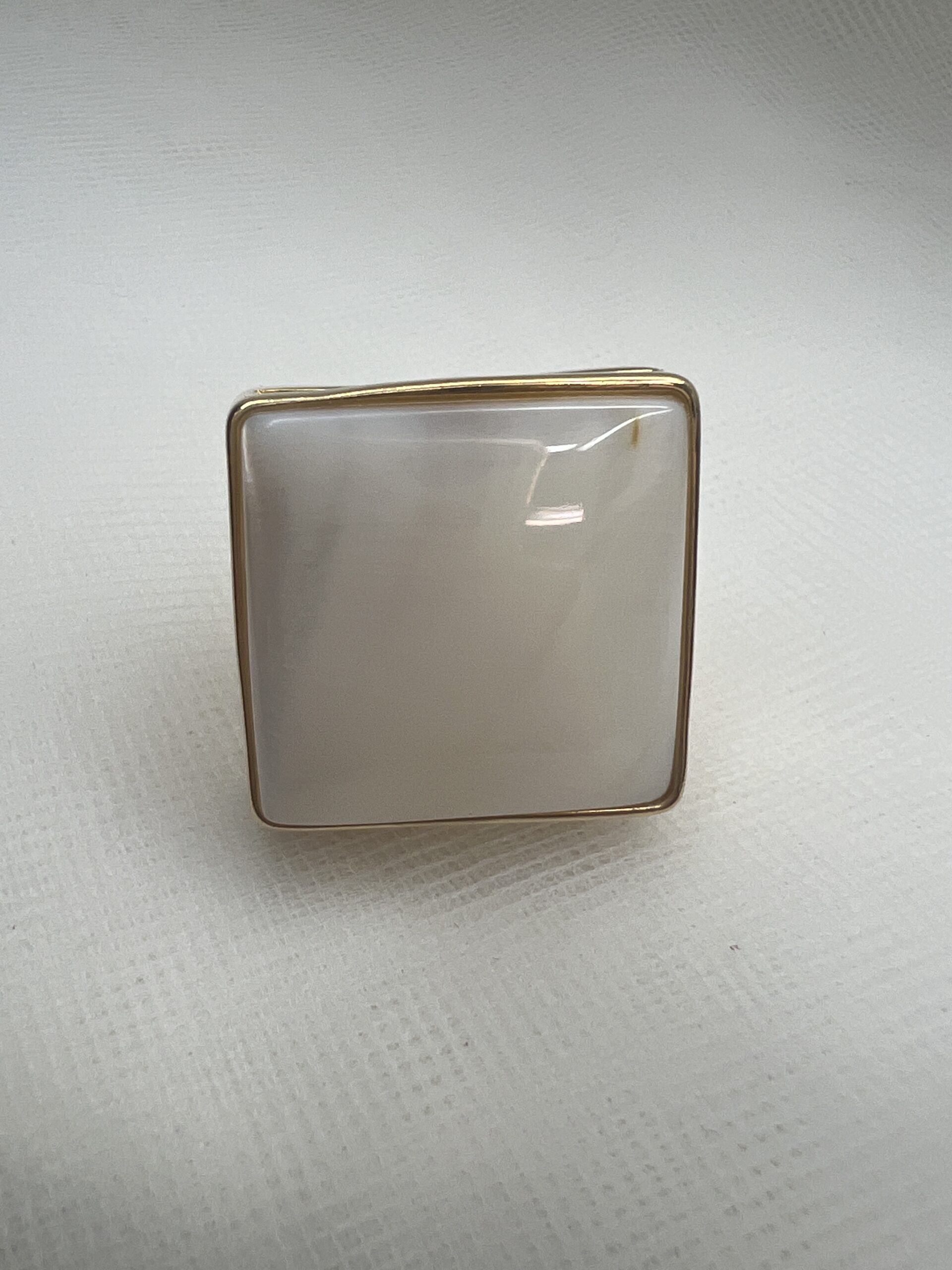 Anillo de bronce chapado en oro amarillo de piedra natural