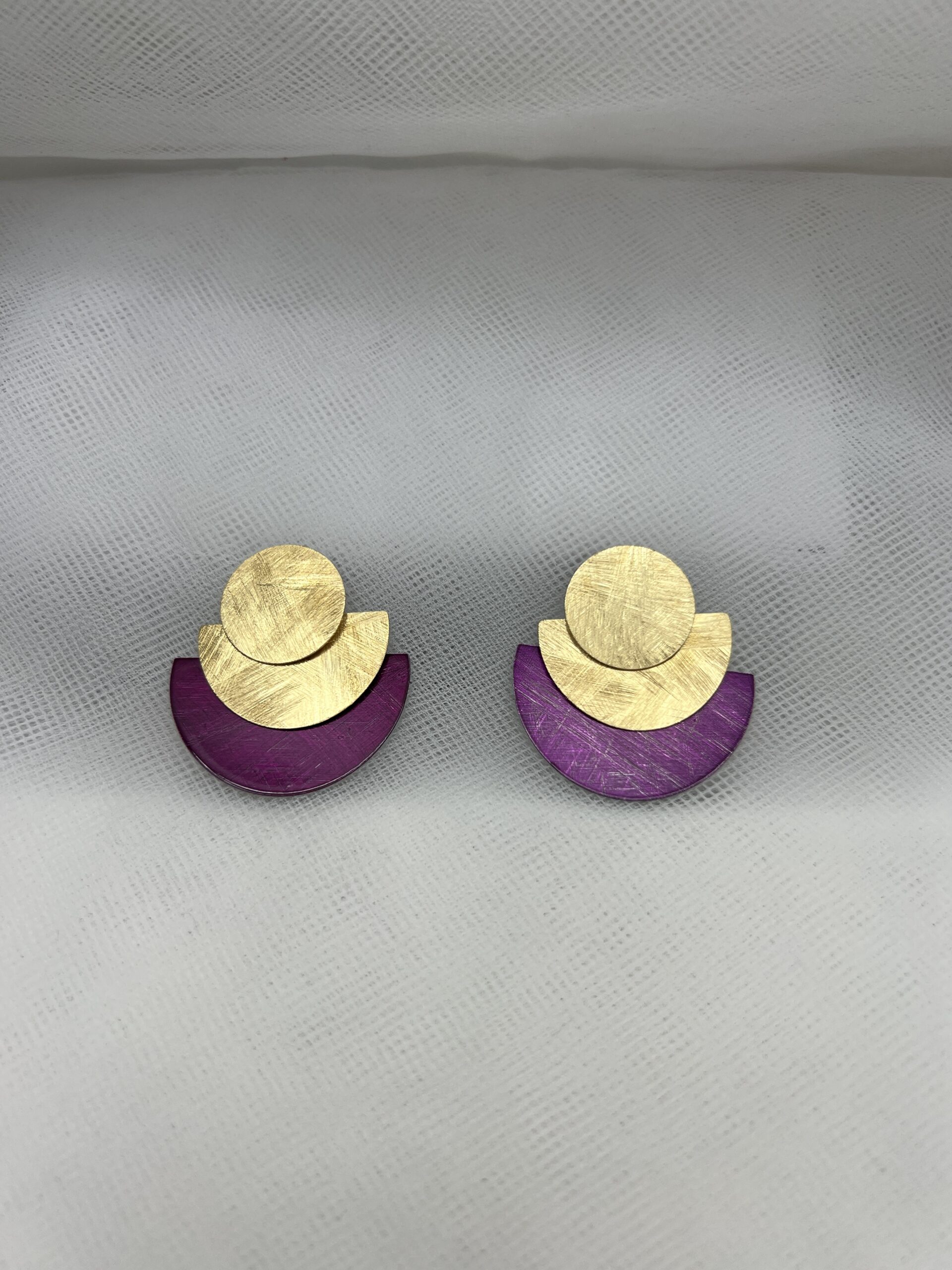 Pendientes de plata chapada y esmalte color fucsia