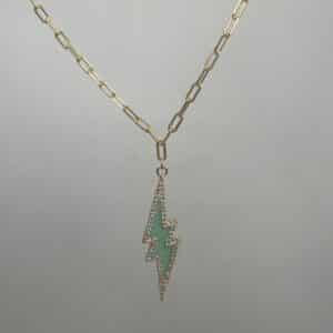 Collar de plata chapado en oro amarillo con colgante de esmalte.