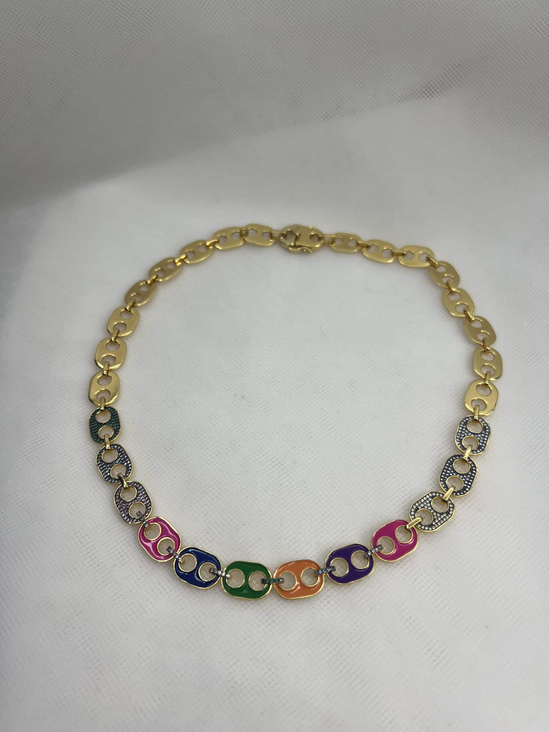 Collar de plata chapado en oro amarillo de eslabones con distintos colores de esmalte y circonitas