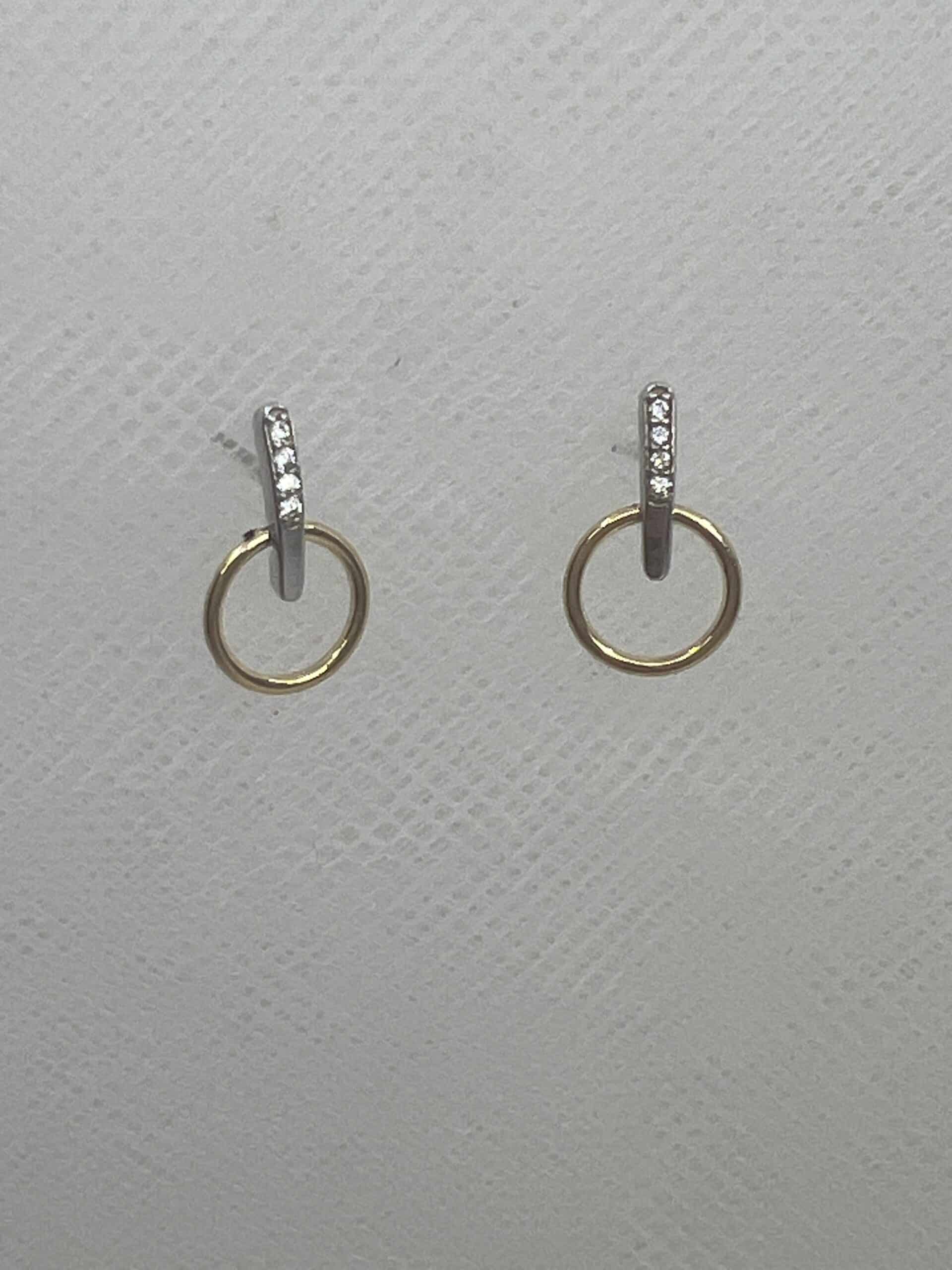 Pendientes de oro amarillo y blanco con circonitas.