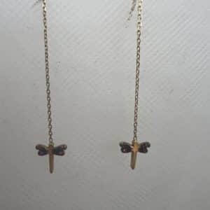 Pendientes largos de cadenita de oro amarillo con libelulas de zafiros