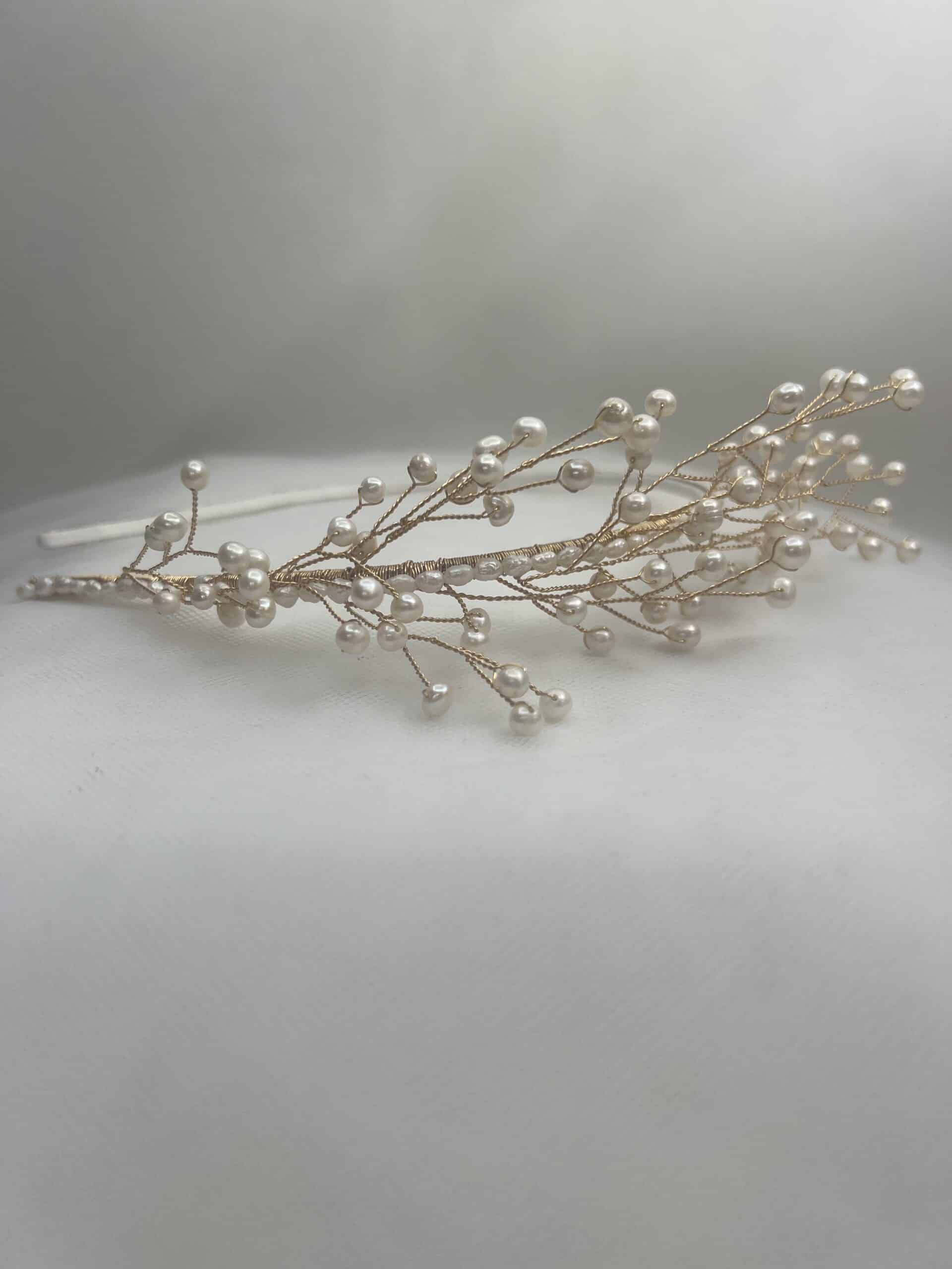 Diadema de ramilletes de perlas naturales