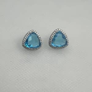 Pendientes de plata rodiados en oro blanco con circonitas blancas y azules.
