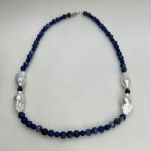 collar de lapislazuli con perlas