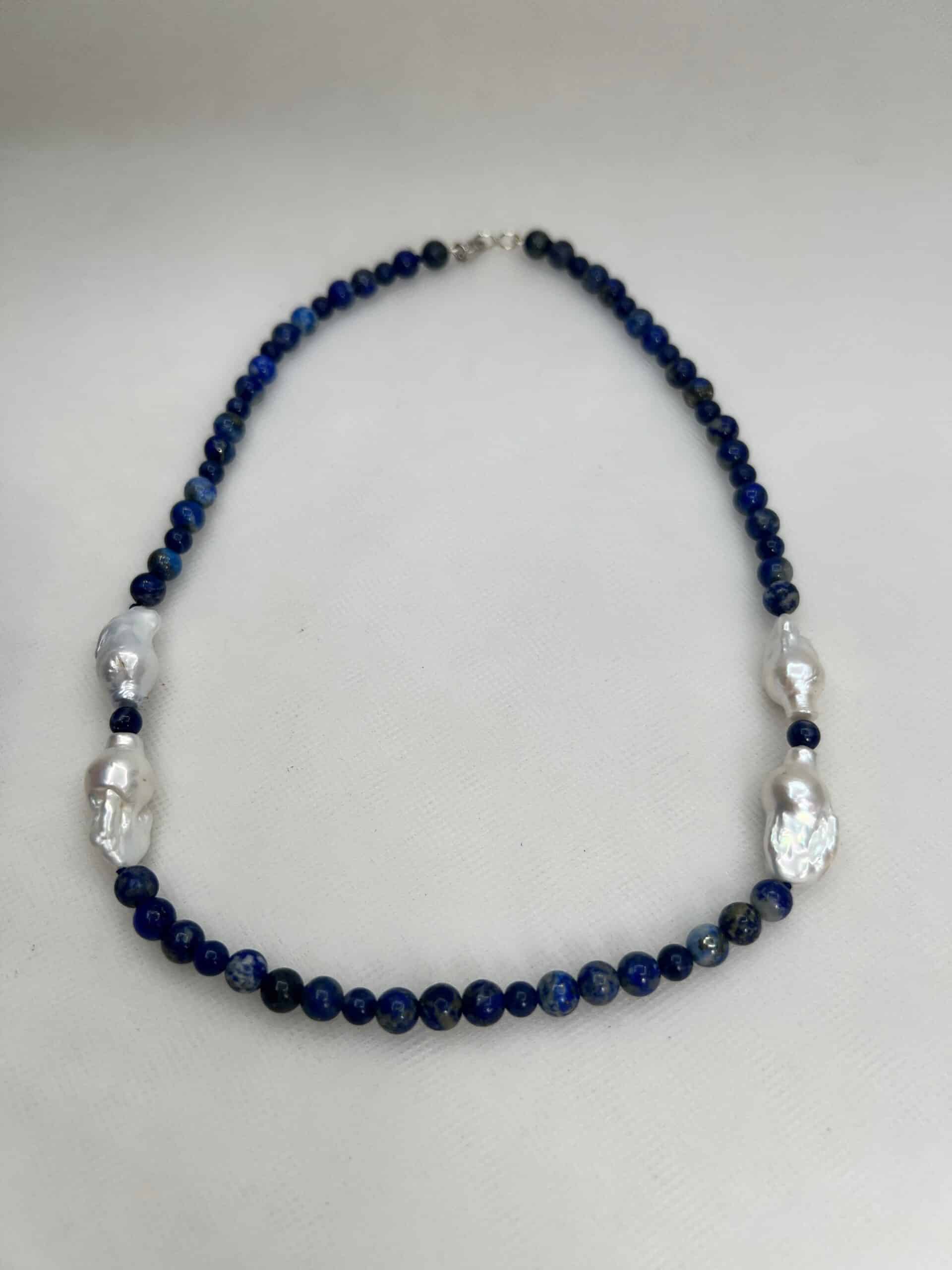 collar de lapislazuli con perlas