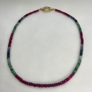 collar de zafiros multicolor